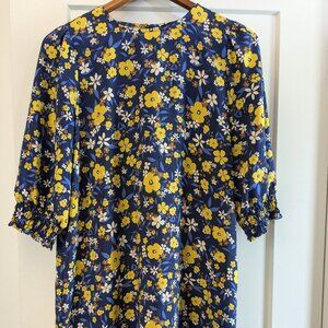 **Ann Taylor Floral Dress – Size M**